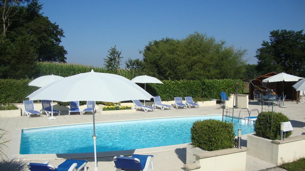 Le Venay Bed & Breakfast Frontenaud Exterior photo